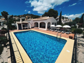 Authentic villa with private pool & stunning view